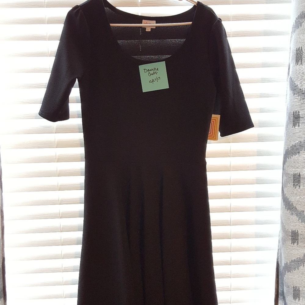 Nwt solid black Lularoe Nicole dress size large